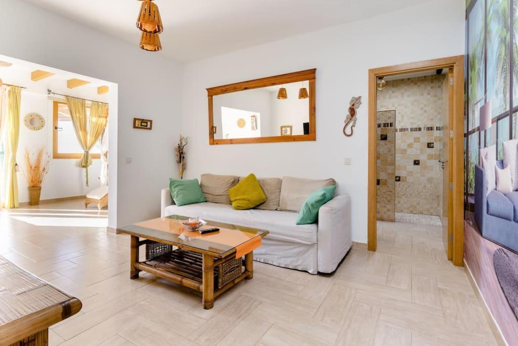 Villa La Isla By Rentaholidayslanzarote Playa Blanca  Zewnętrze zdjęcie